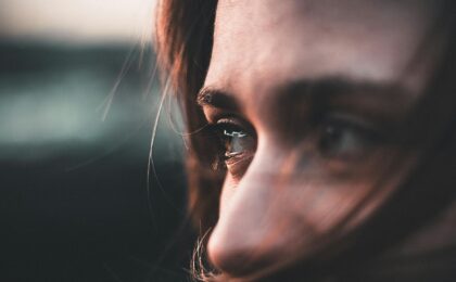 closeup photo of woman s eyes